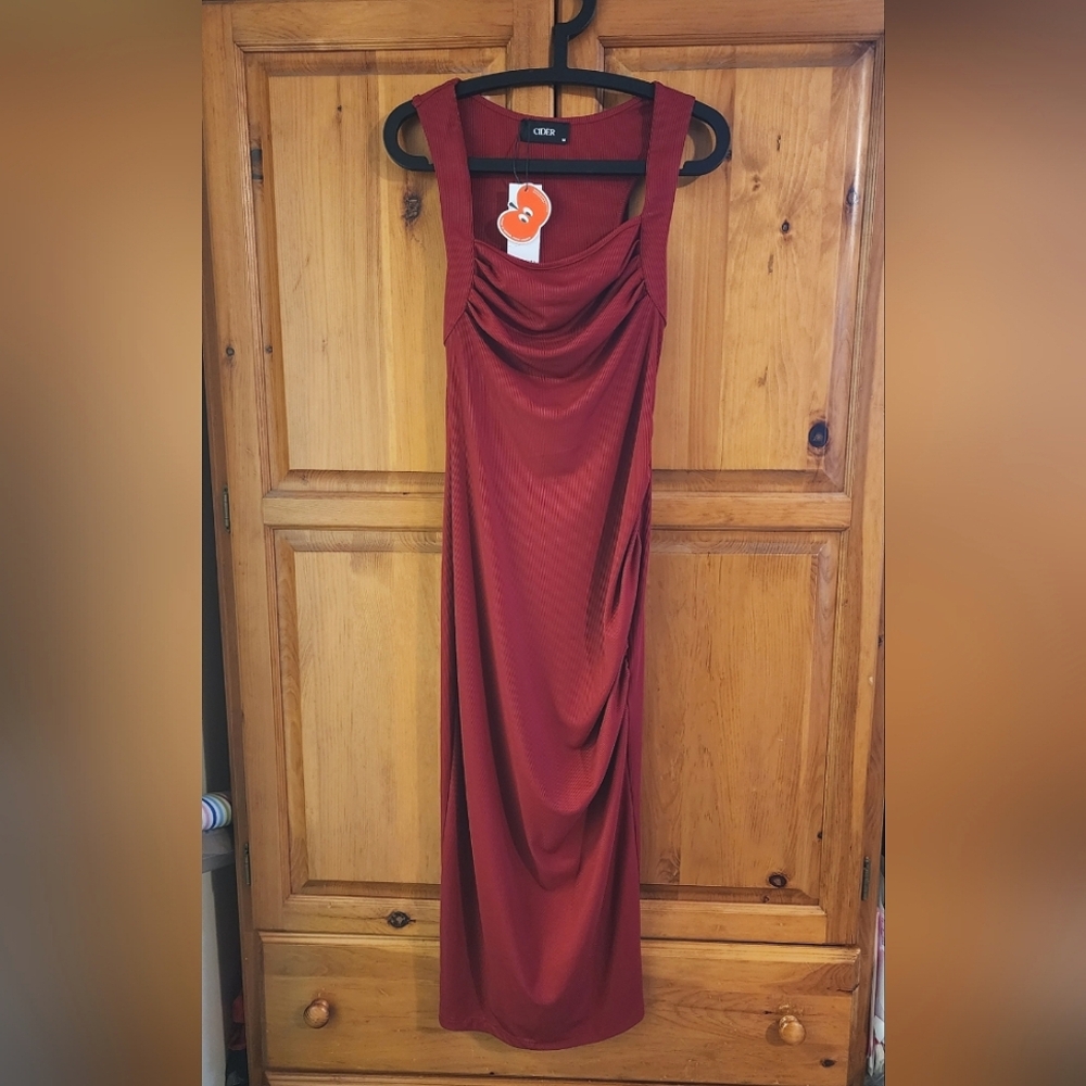 New Cider Red Ribbed Midi Dress - Size M